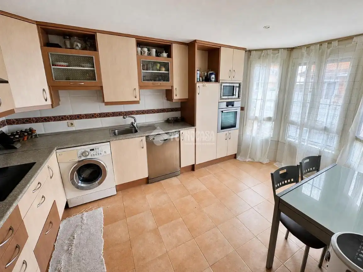 Casa pareada en venta en C. Beethoven, imagen 4