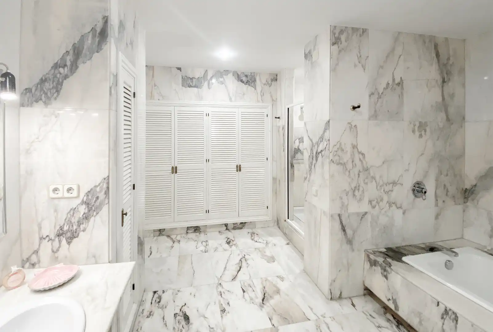 Baño de Casa o chalet en venta en Málaga con Aire acondicionado, Calefacción y Jardín privado