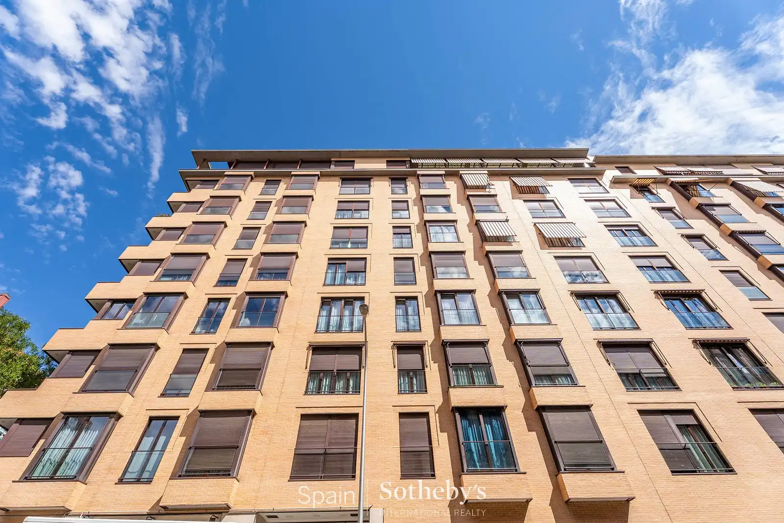 Vista exterior de Apartament en venda en Madrid amb Aire condicionat, Calefacció i Traster