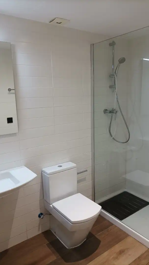 Baño de Piso en venta en Figueres con Calefacción y Balcón
