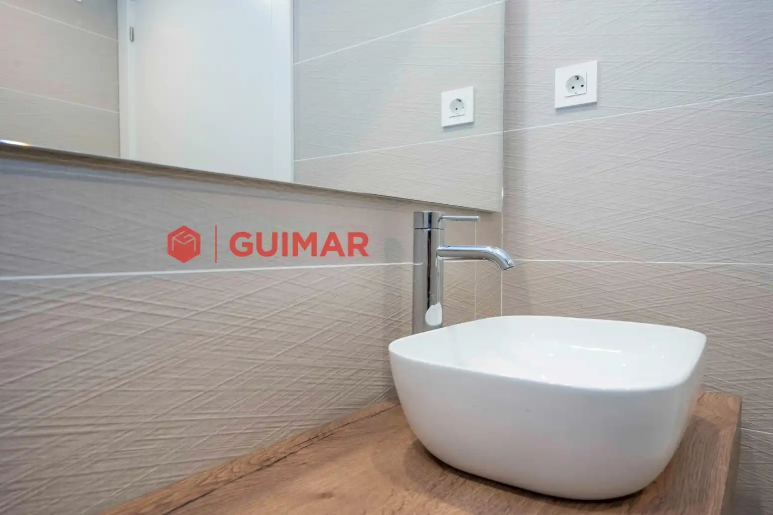 Badezimmer von Wohnung zur Miete in Sant Boi de Llobregat mit Heizung, Privatgarten und Parkett