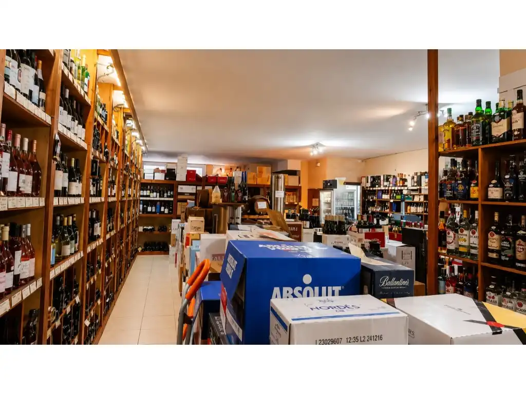 Locale commerciale in vendita a Casco Urbano, imagen 2