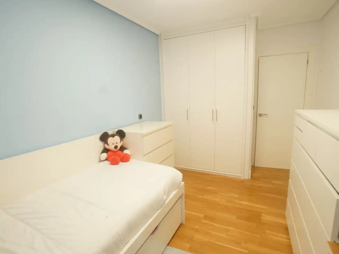 Bedroom of Flat for sale in Deusto