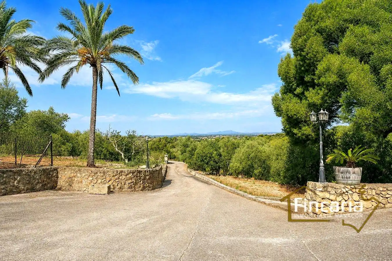 Country homes for sale in Manacor  with Air Conditioner, Private garden and Terrace