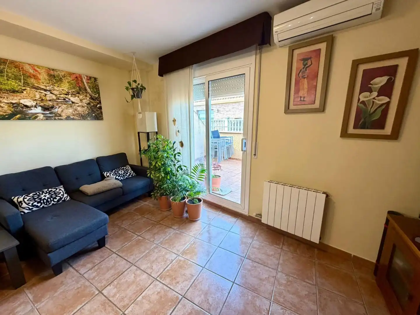 Sala de estar de Ático en venta en Castellet i la Gornal con Aire acondicionado, Calefacción y Terraza