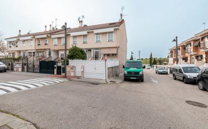 Exterior view of Single-family semi-detached for sale in Navalcarnero