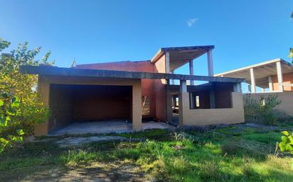 Exterior view of House or chalet for sale in Aldeamayor de San Martín  with Private garden and Terrace