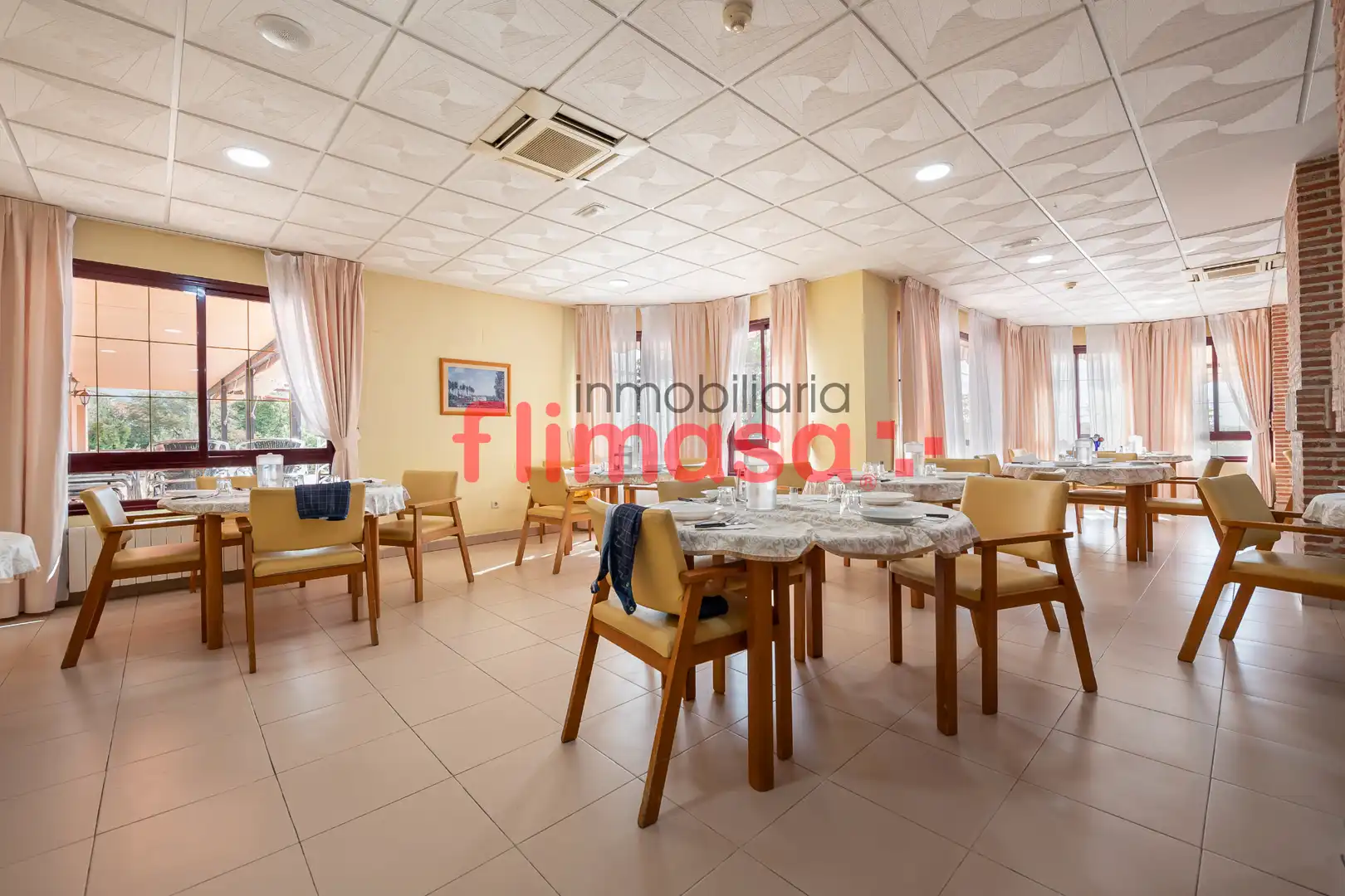 Edificio en traspaso en Piedralaves