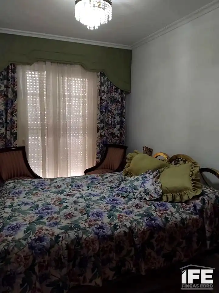 Habitación de Piso de alquiler en Alagón con Terraza y Amueblado