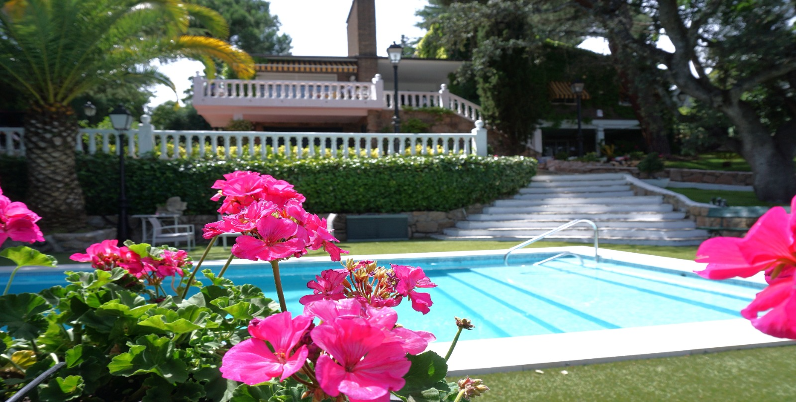 Jardí de Casa o xalet en venda en Torrelodones amb Jardí privat, Terrassa i Traster