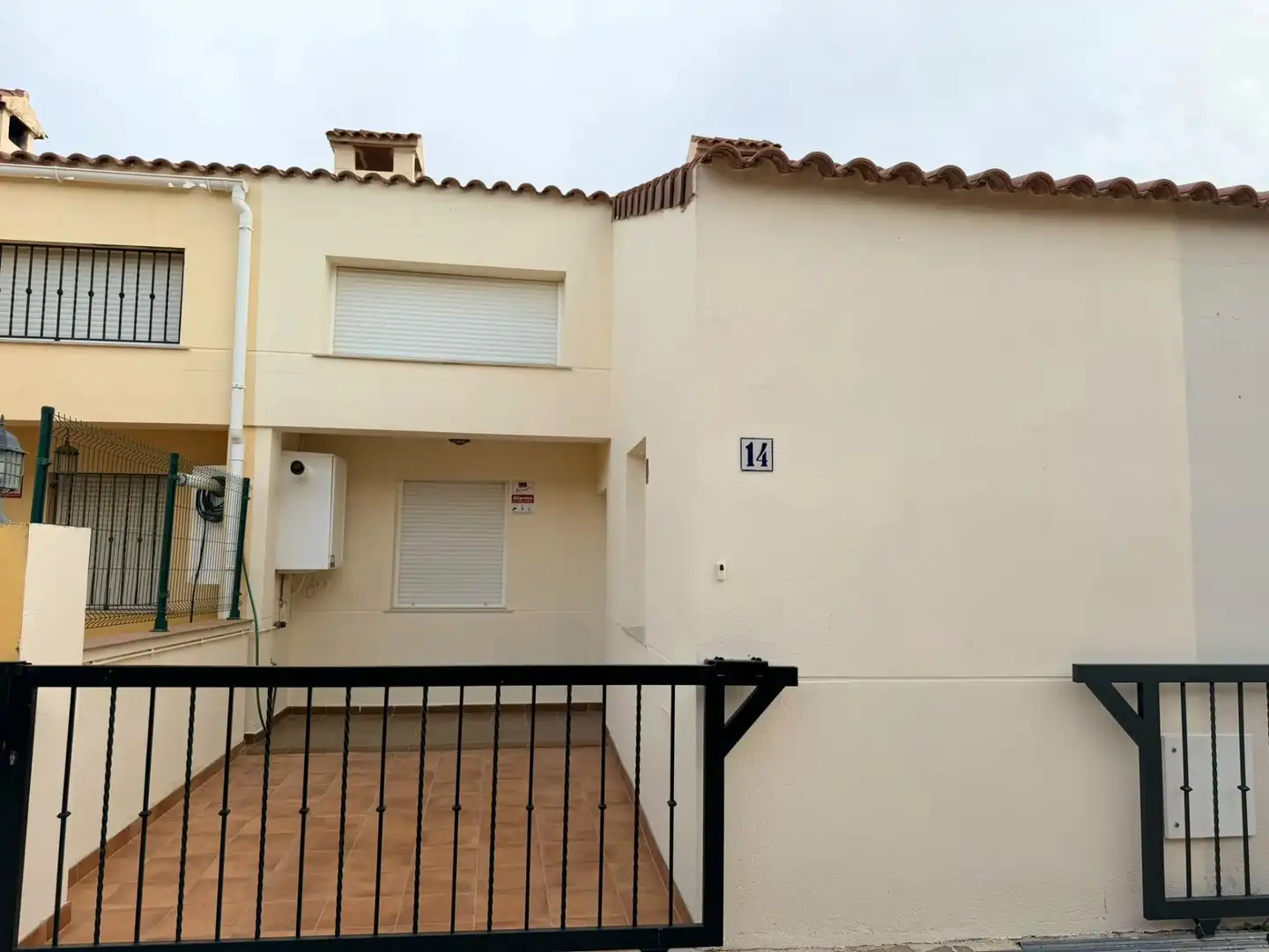 Vista exterior de Casa adosada en venda en Toràs amb Calefacció, Jardí privat i Terrassa