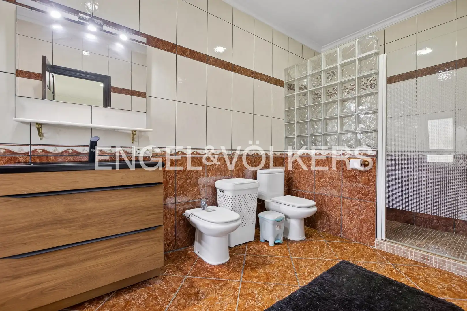 Baño de Casa o chalet en venta en Carmona con Aire acondicionado, Calefacción y Jardín privado