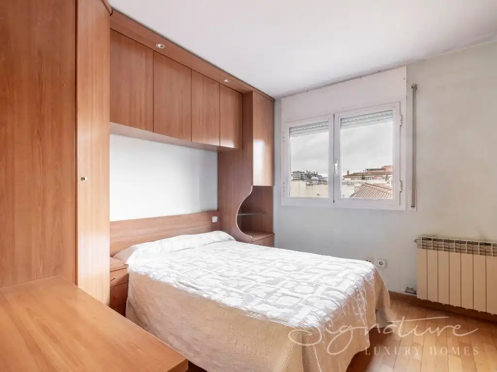 Bedroom of Attic for sale in Sant Cugat del Vallès  with Air Conditioner, Terrace and Swimming Pool