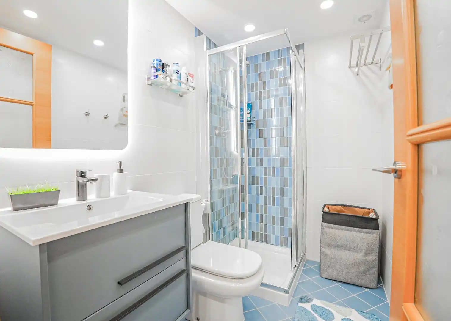 Baño de Piso en venta en Salou con Aire acondicionado, Calefacción y Jardín privado