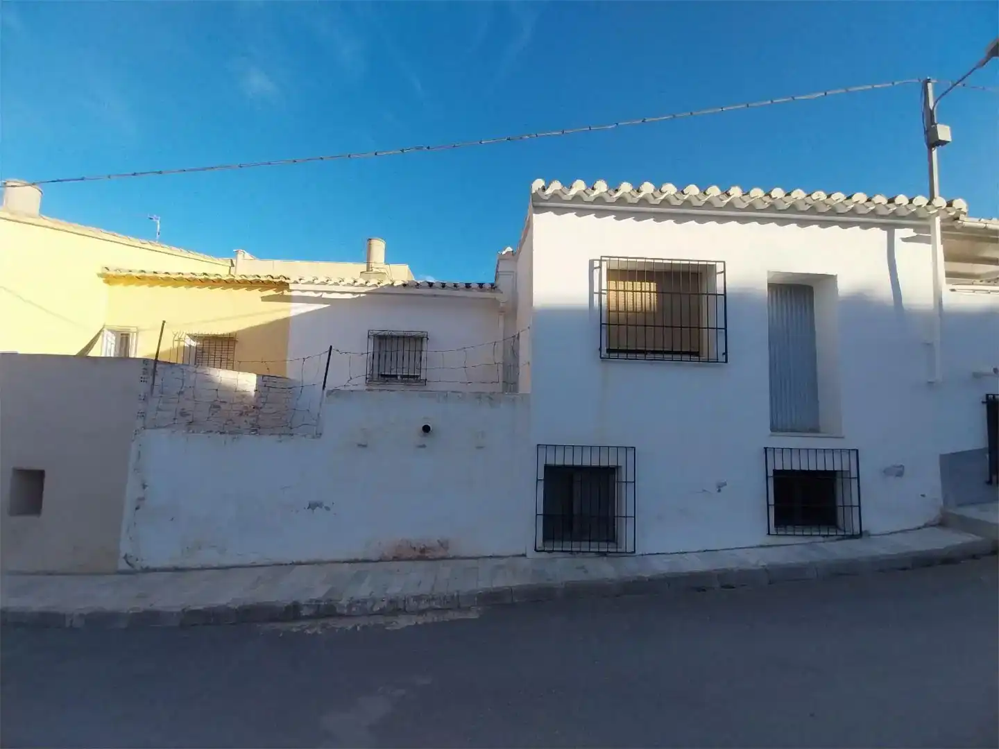 Vista exterior de Casa adosada en venda en Purchena amb Balcó