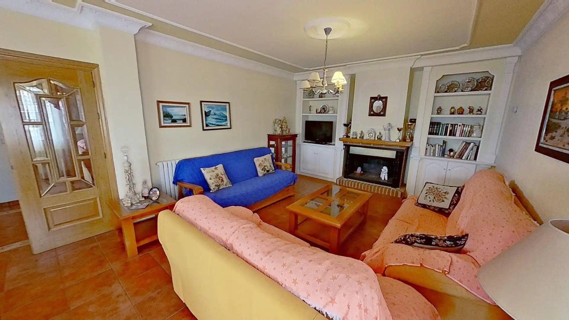 Sala d'estar de Casa o xalet en venda en Albacete amb Aire condicionat, Calefacció i Jardí privat