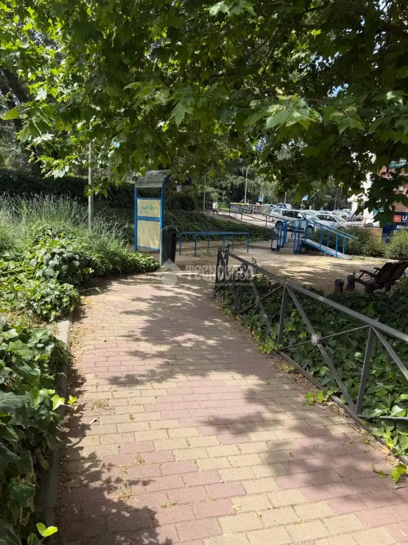 Parkplatz von Wohnung zum Verkauf in Madrid mit Heizung, Parkett und Möbliert