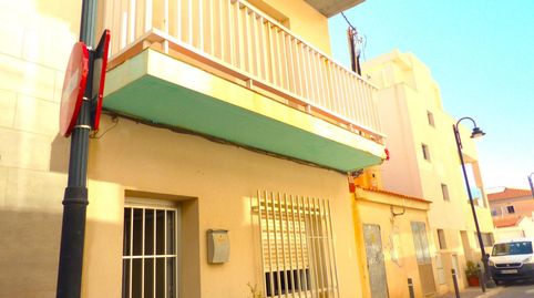 Venta de casa céntrica de 5 dormitorios en Cabo de Palos