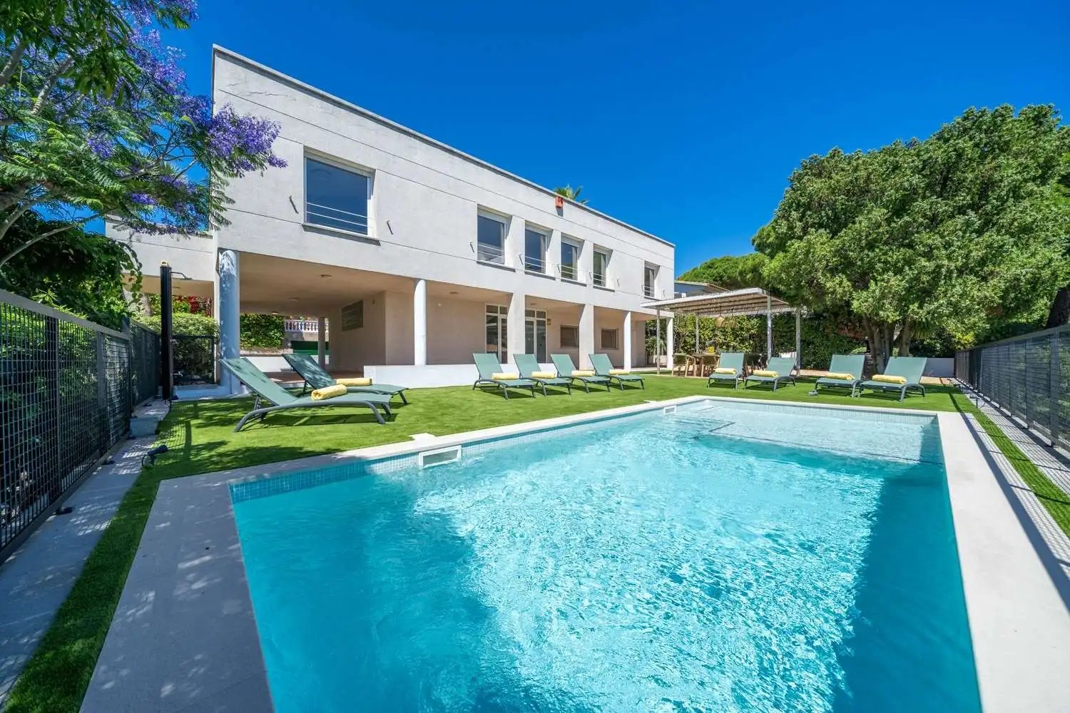 Piscina de Casa o chalet de alquiler en Blanes con Aire acondicionado, Calefacción y Jardín privado
