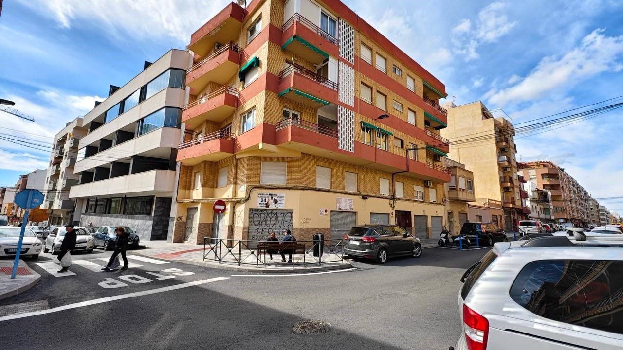 Vista exterior de Apartament en venda en Torrevieja amb Traster i Moblat