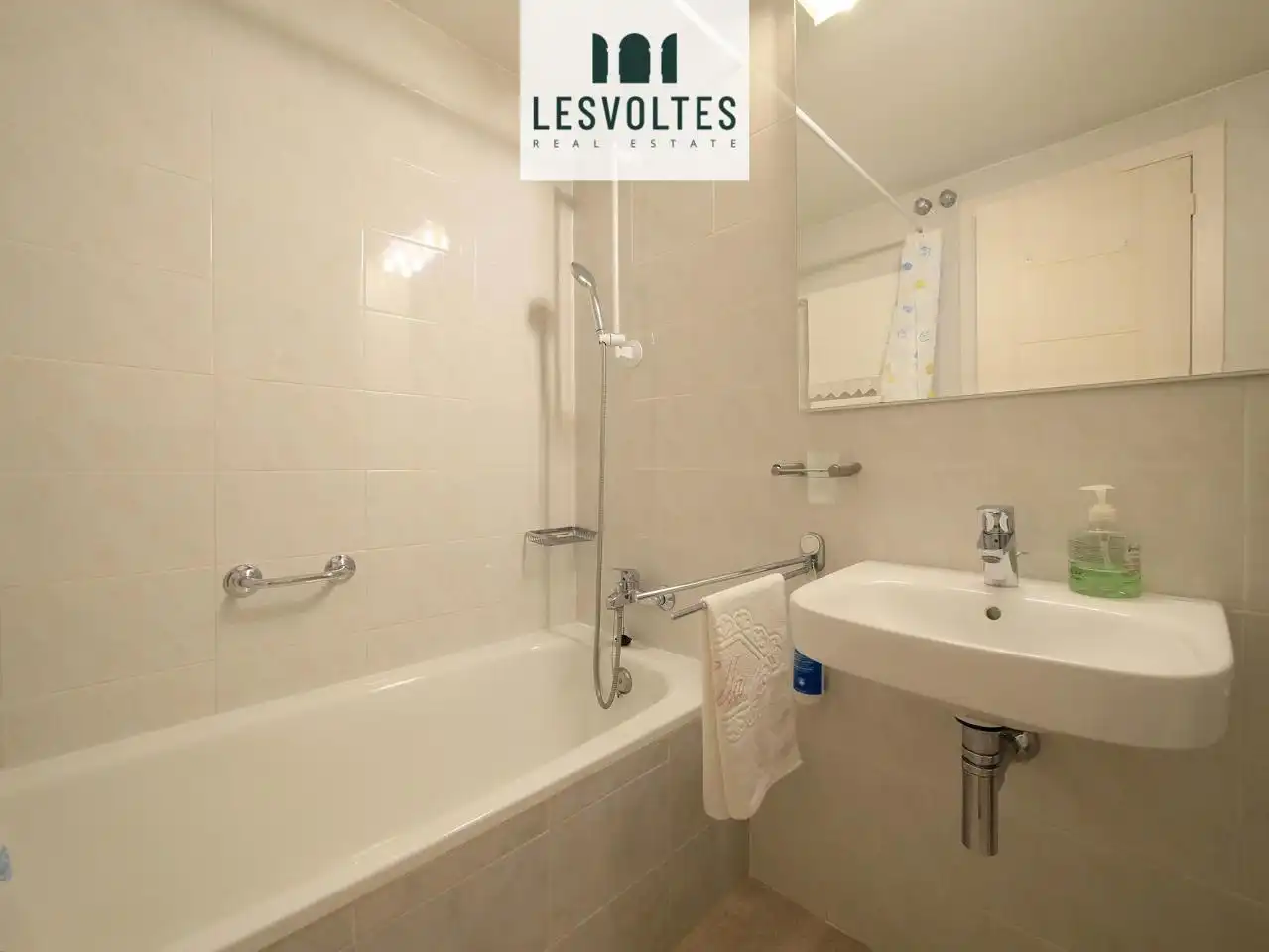 Bathroom of Flat for sale in Palafrugell  with Heating and Balcony