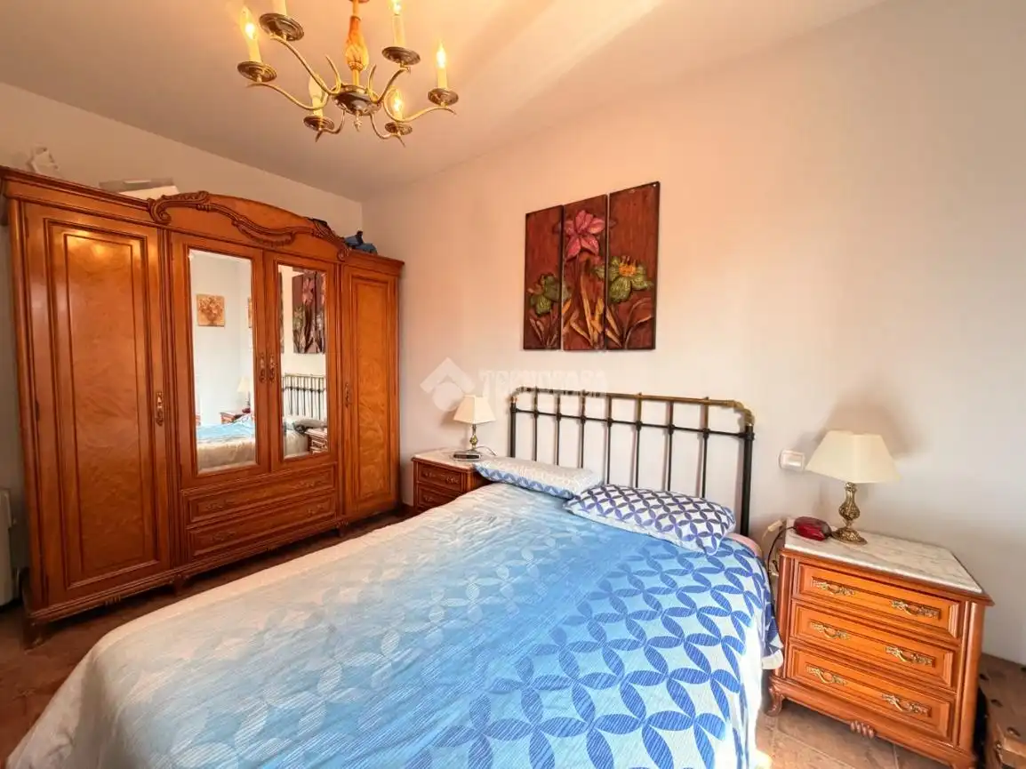 Habitación de Casa adosada en venta en Segovia con Calefacción