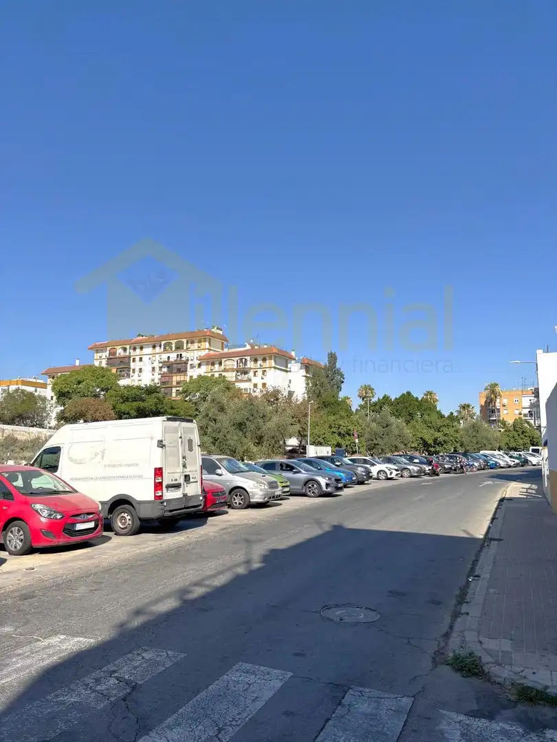 Parking de Piso en venta en Sevilla con Aire acondicionado
