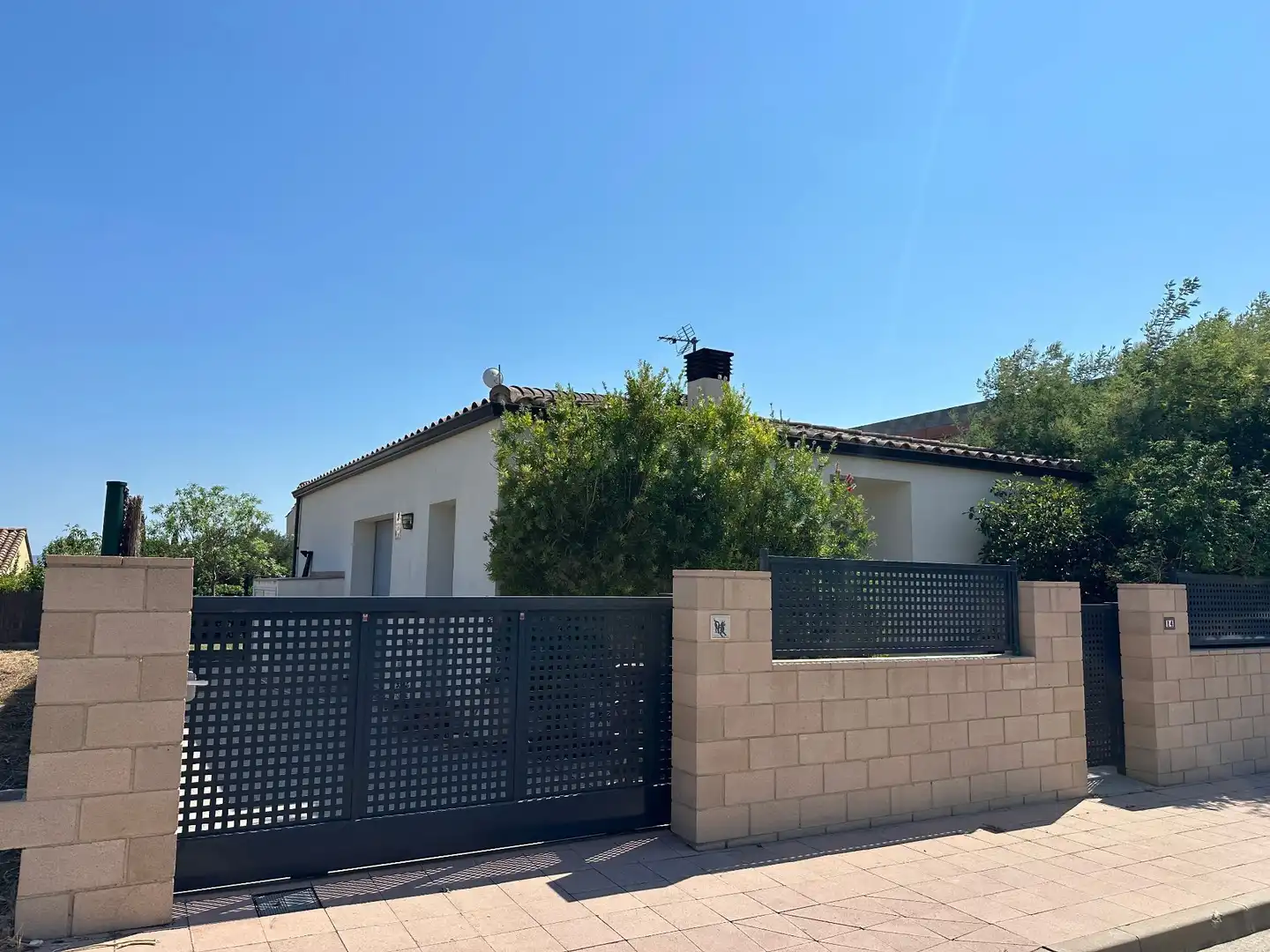 Vista exterior de Casa o chalet en venta en L'Estartit con Jardín privado, Trastero y Piscina