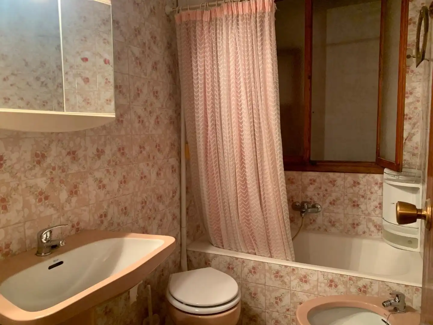 Badezimmer von Wohnung zum Verkauf in Eslida mit Terrasse, Abstellraum und Balkon