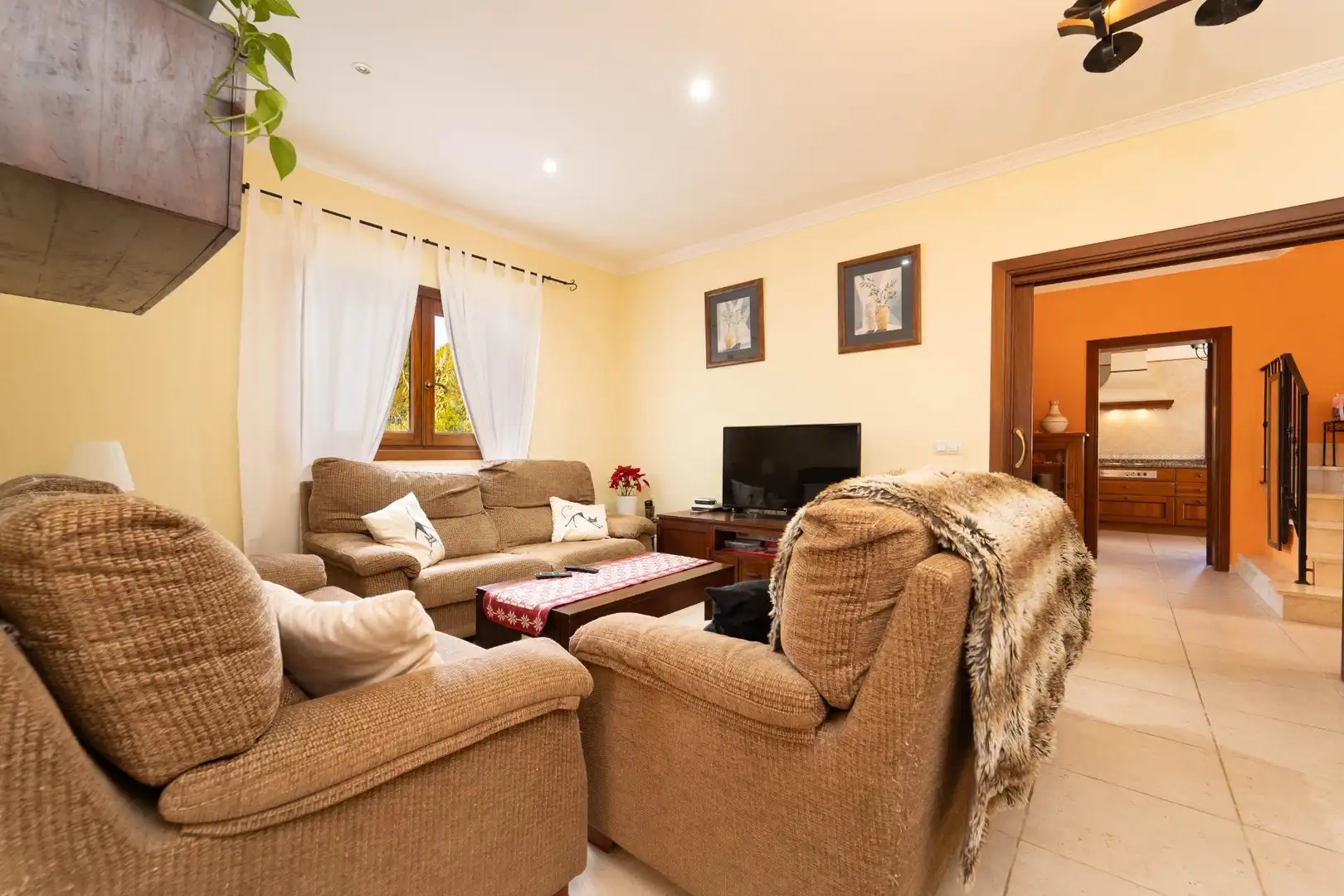 Sala d'estar de Casa o xalet en venda en Alcúdia amb Aire condicionat, Calefacció i Jardí privat