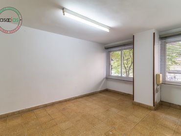 Local comercial en venta en Gijón - Calle Emilio Tuya 47