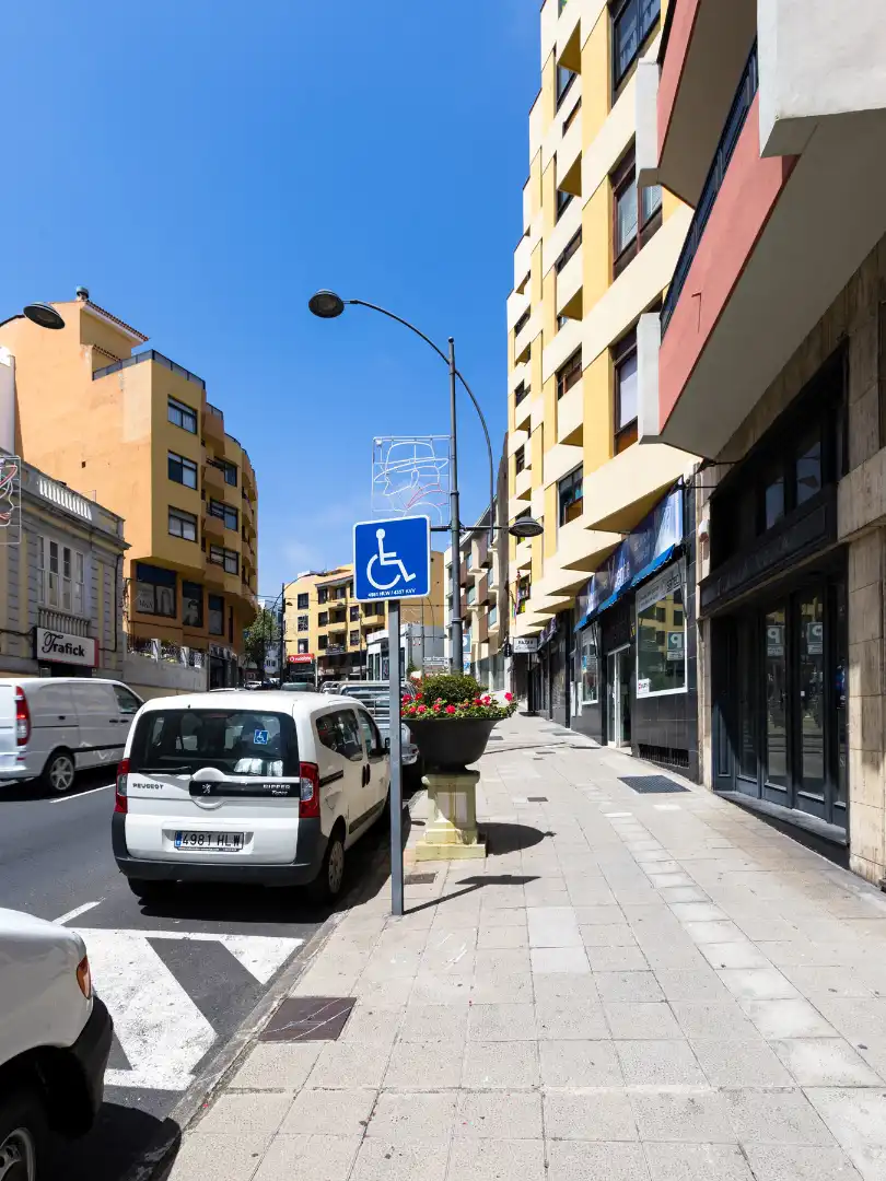 Vista exterior de Local en venda en La Orotava amb Terrassa