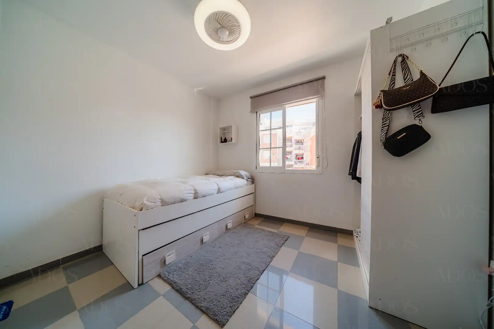 Habitación de Piso en venta en Roquetas de Mar con Aire acondicionado, Terraza y Amueblado