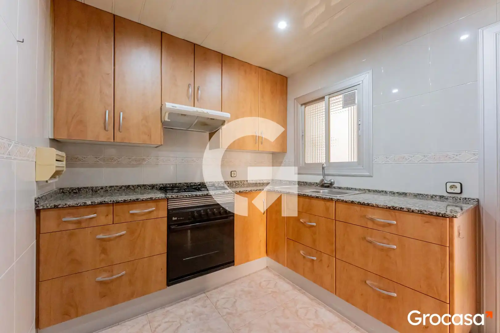 Kitchen of Flat for sale in Cornellà de Llobregat  with Oven