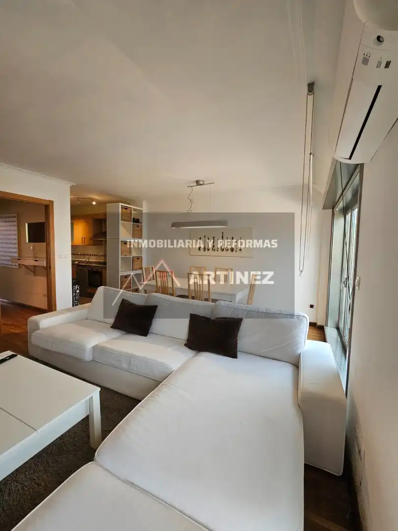 Sala d'estar de Apartament en venda en Cedeira amb Aire condicionat, Calefacció i Parquet