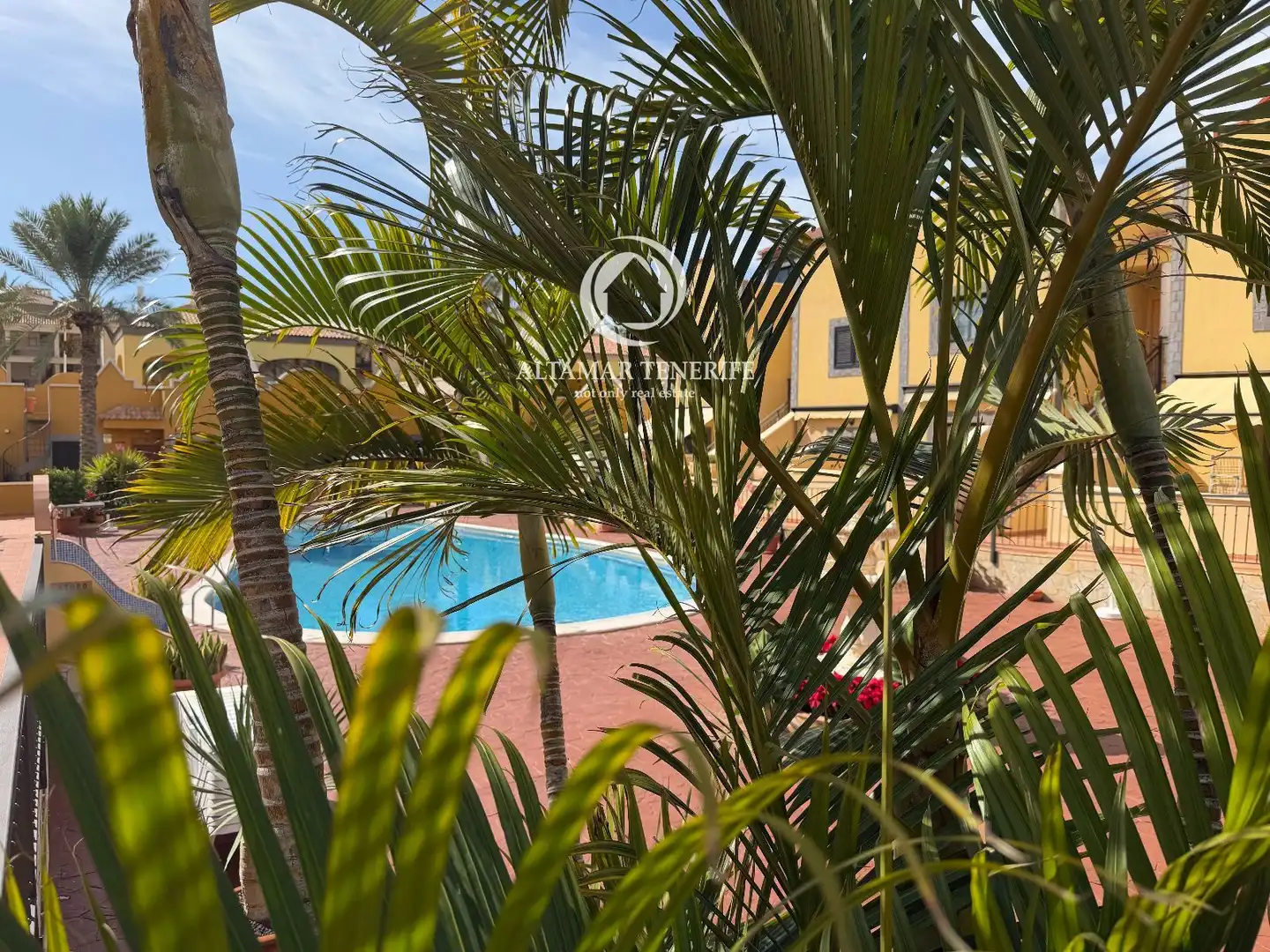 Vista exterior de Apartament en venda en Adeje amb Terrassa, Traster i Piscina