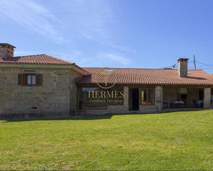 Vista exterior de Finca rústica en venda en Tui amb Calefacció, Jardí privat i Terrassa
