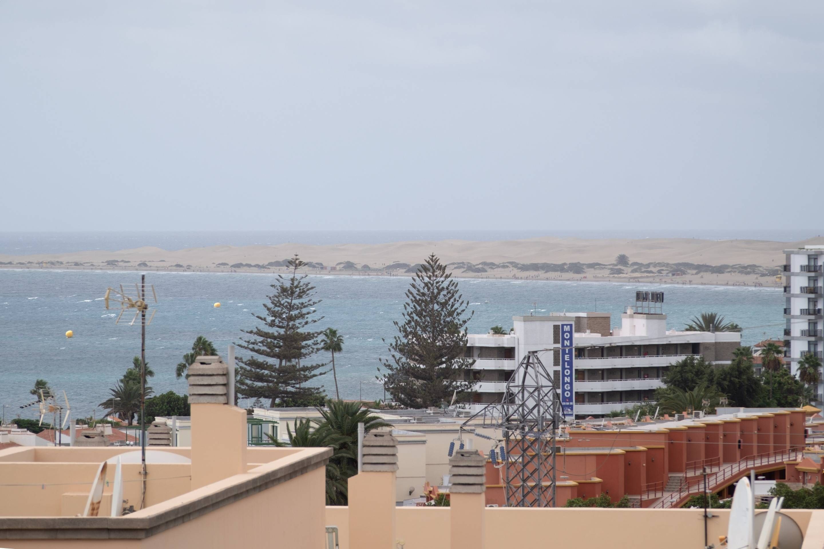 Exterior view of Flat for sale in San Bartolomé de Tirajana  with Air Conditioner and Alarm