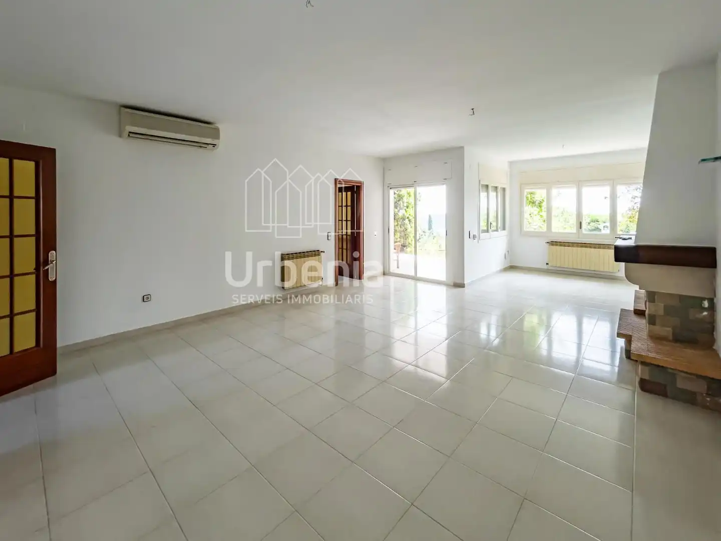 Casa con piscina en venta en Nucli Urbà, imagen 8