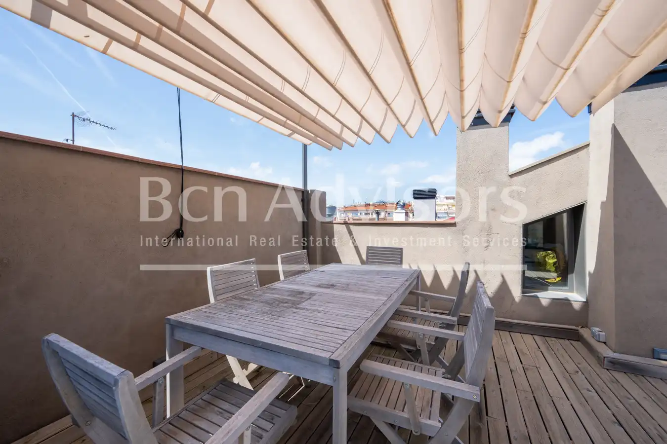 Terrasse von Dachboden zum Verkauf in Barcelona mit Klimaanlage, Heizung und Parkett