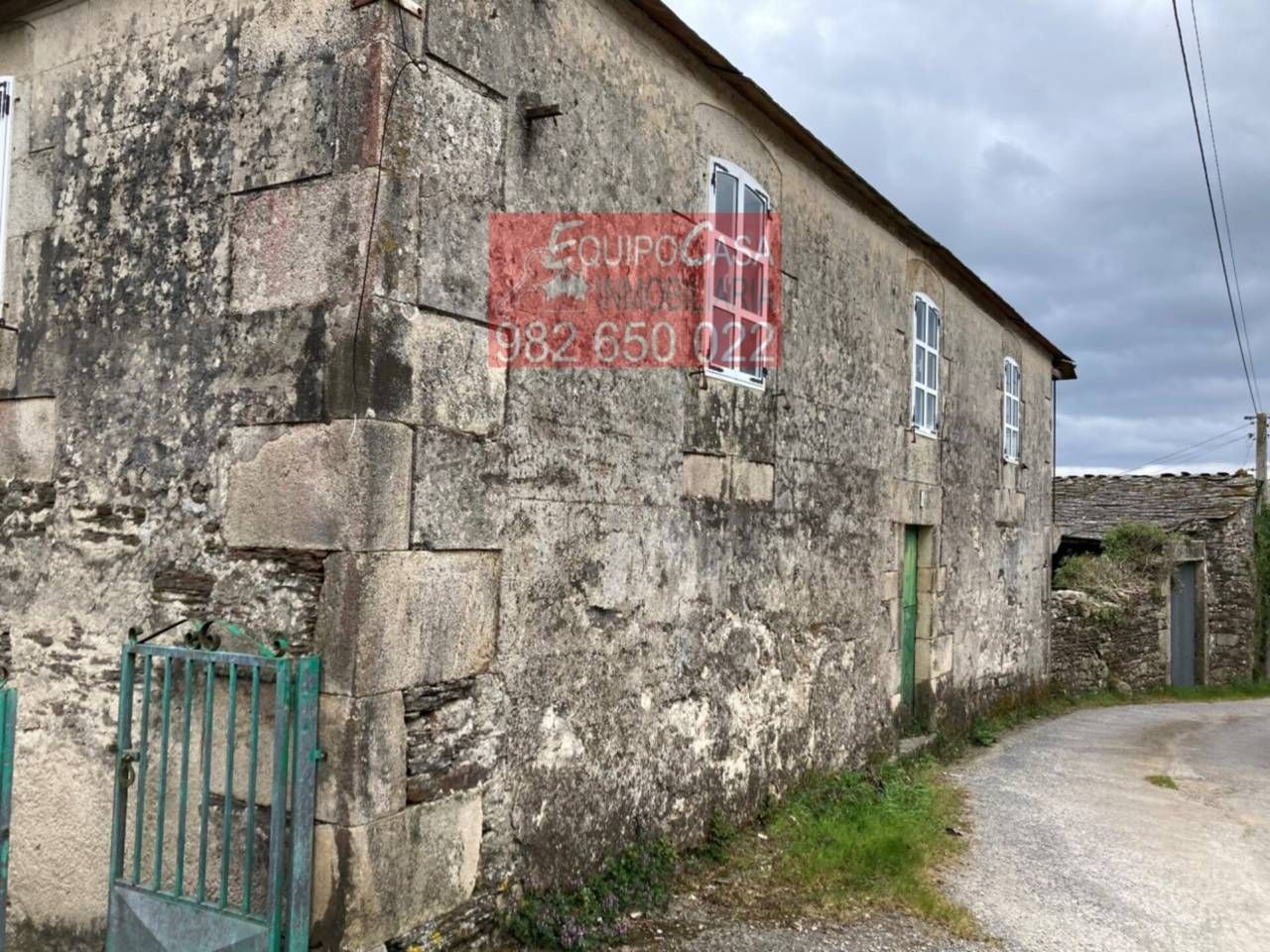 Vista exterior de Casa o xalet en venda en Guntín amb Jardí privat, Parquet i Terrassa
