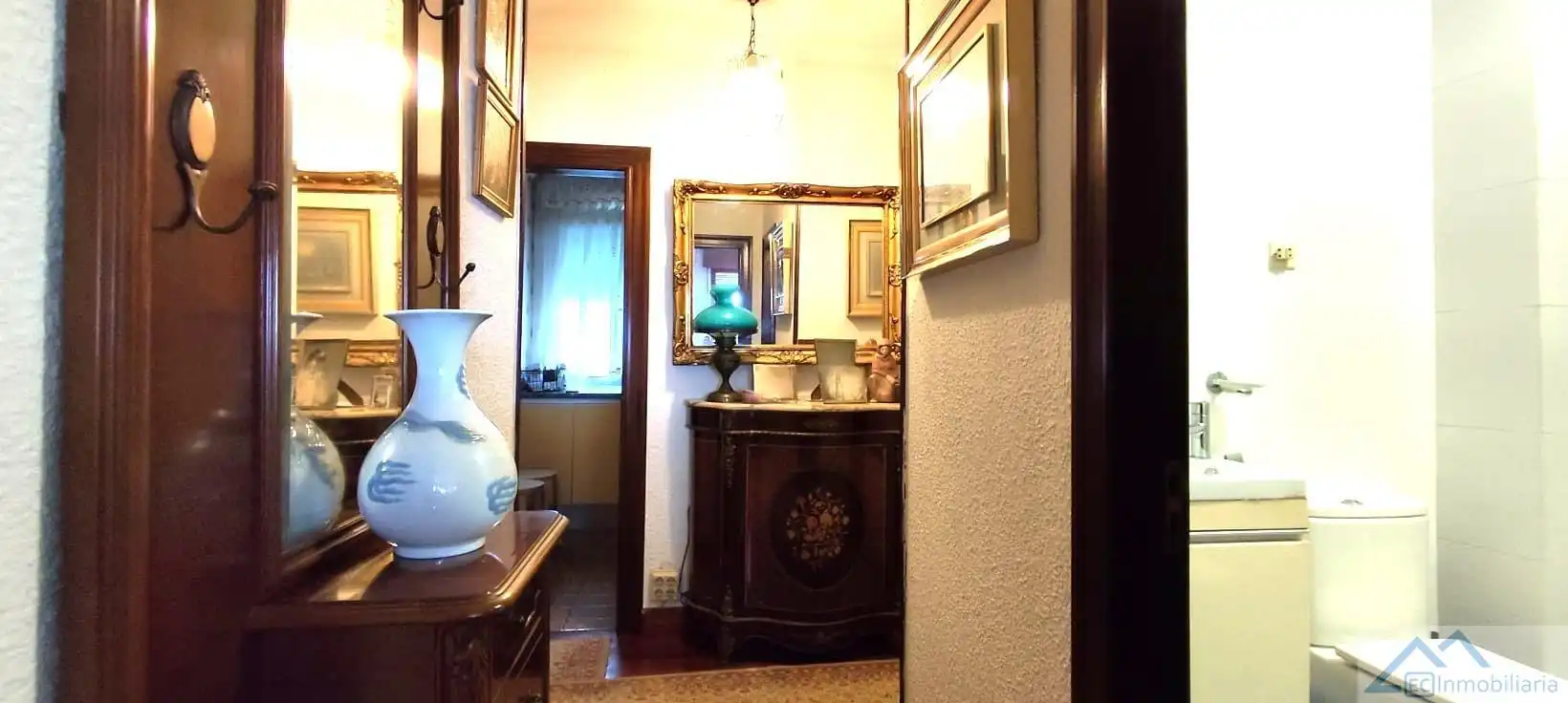 Flat for sale in Cuatro Caminos