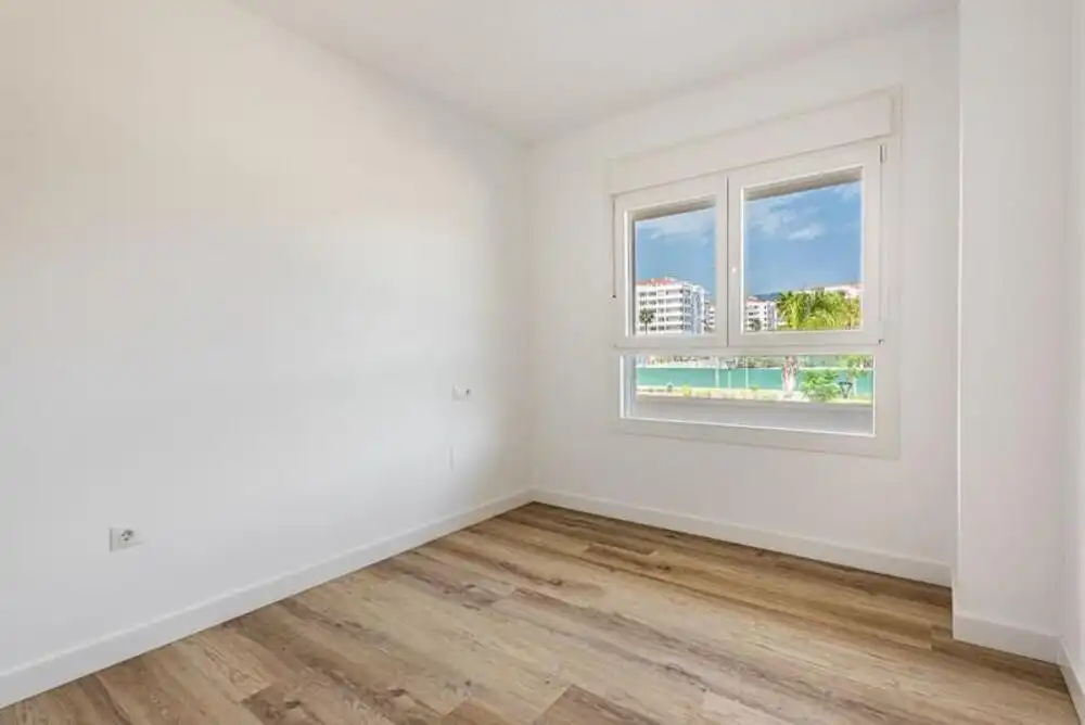 Bedroom of Apartments for rent in Marbella  with Air Conditioner, Terrace and Swimming Pool