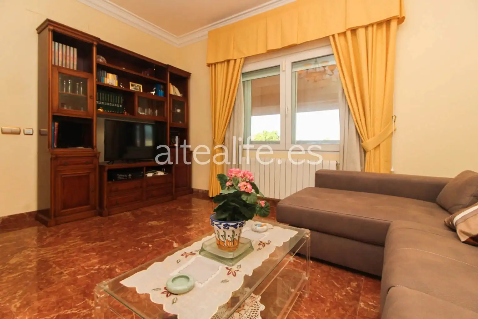 Habitación de Casa o chalet en venta en L'Alfàs del Pi con Aire acondicionado, Calefacción y Jardín privado