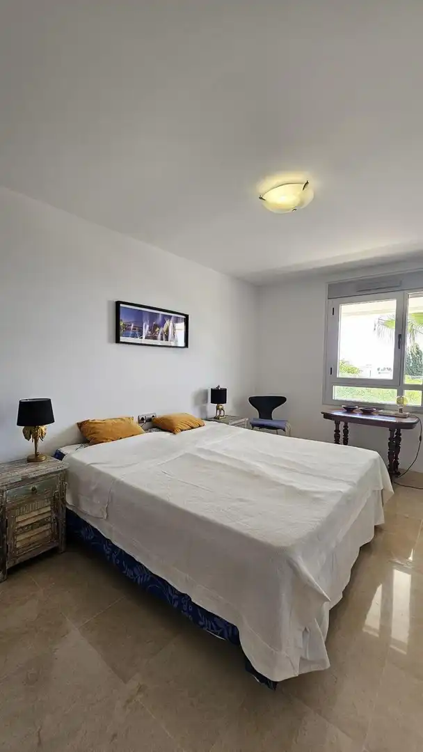 Habitación de Apartamento de alquiler en Marbella con Aire acondicionado, Calefacción y Terraza