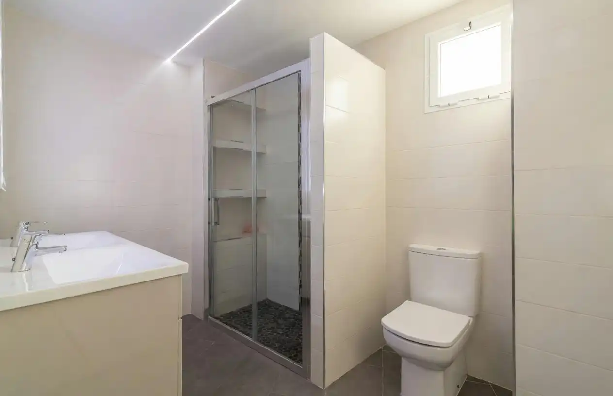 Badezimmer von Wohnung zum Verkauf in Elche / Elx