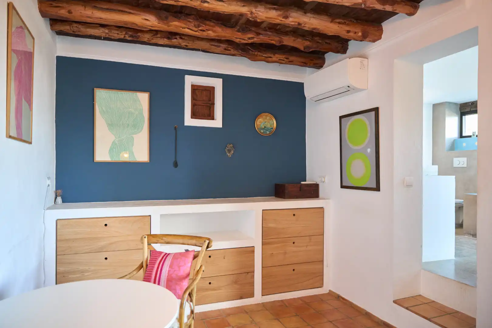 Sala d'estar de Finca rústica en venda en Sant Joan de Labritja amb Aire condicionat, Jardí privat i Parquet