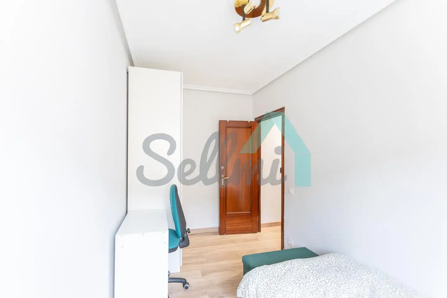 Habitación de Piso de alquiler en Oviedo  con Calefacción, Terraza y Amueblado