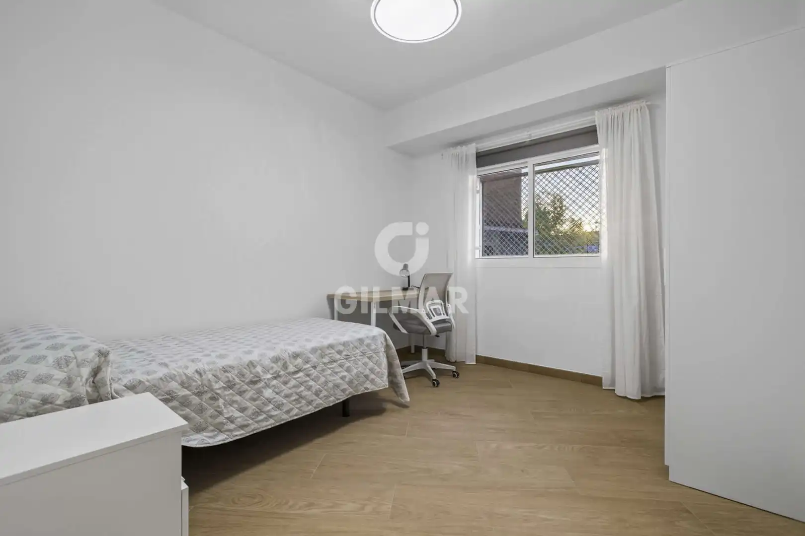 Habitación de Piso en venta en Sevilla con Calefacción y Jardín privado