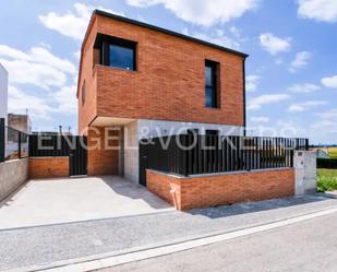 Exterior view of House or chalet for sale in Riudellots de la Selva  with Air Conditioner